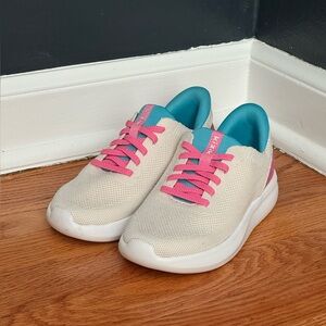 Kizik Girl’s No-Hands Sneakers-White with Pink and Blue Accents-Never worn